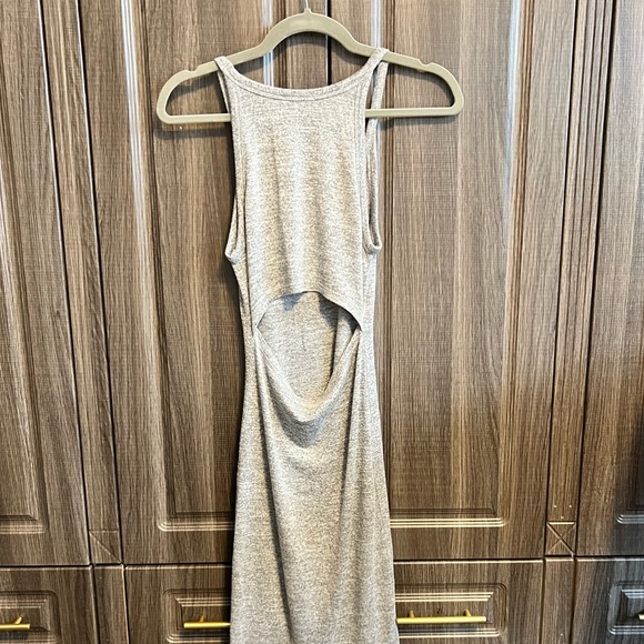 ARITZIA Cut Out Midi Dress - Picture 4 of 5